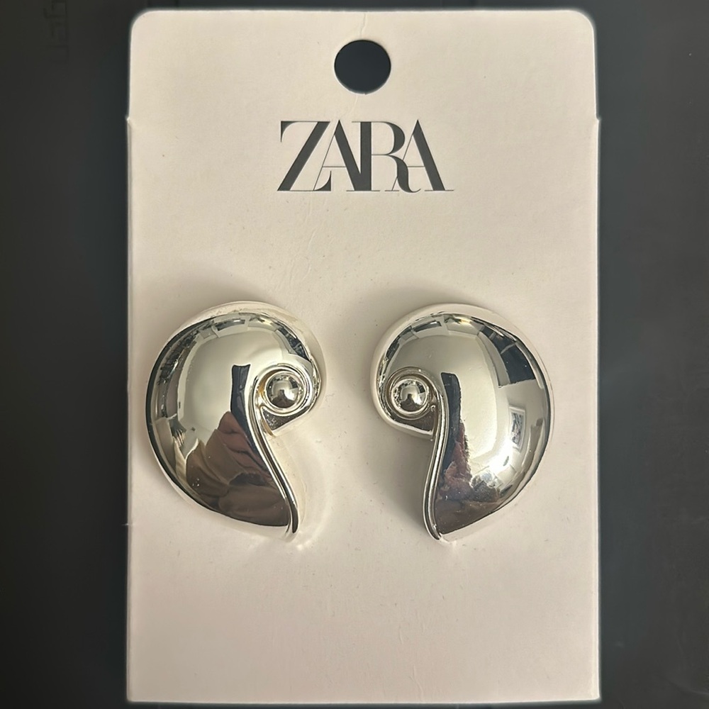 NWT ZARA SILVER SHELL STATEMENT EARRINGS SOLD OUT